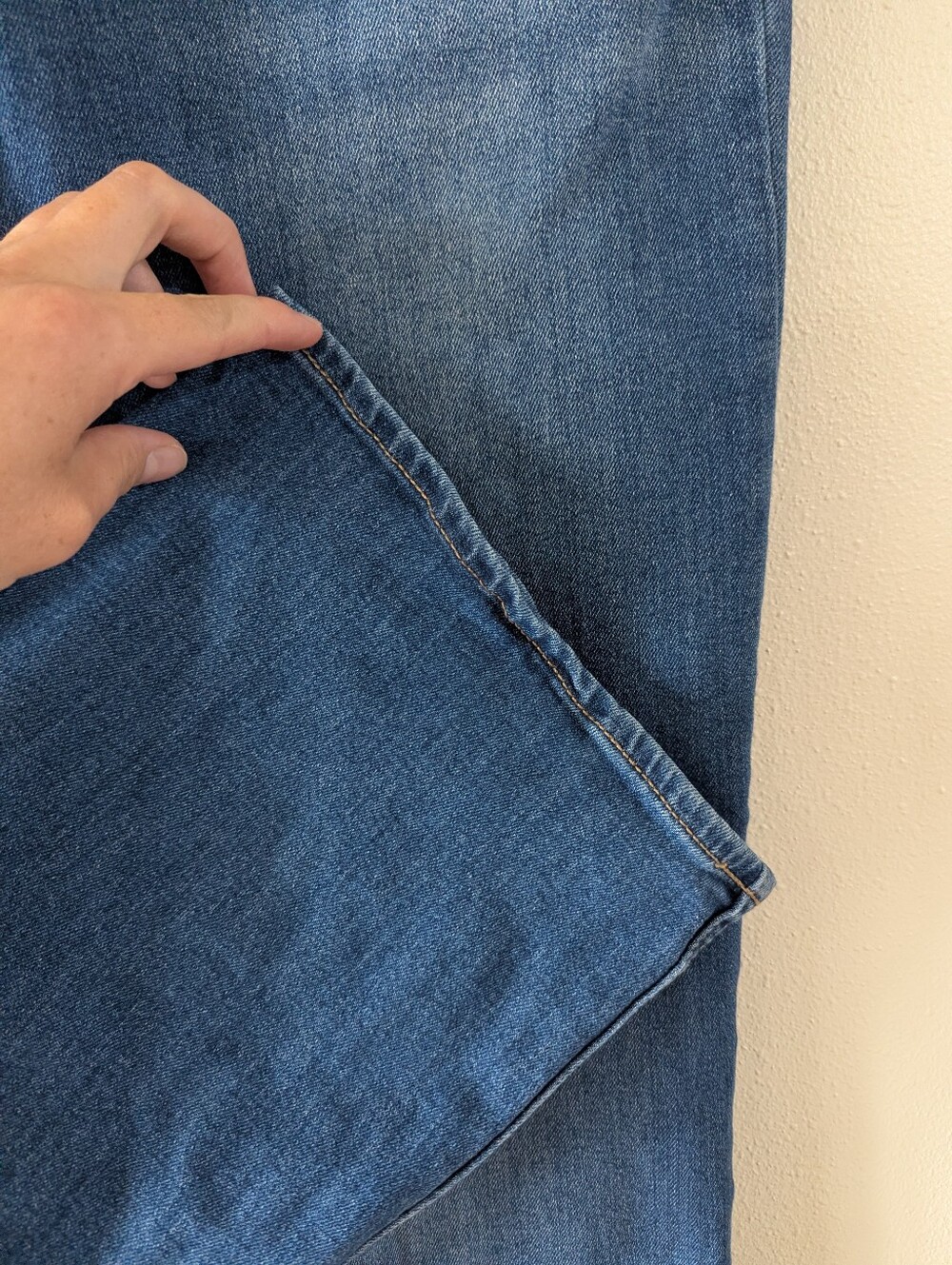 Old Navy Wow Wide Leg Jeans - Picture 4 of 9